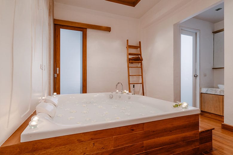 Romantic accommodation for couples at Metadee Concept Hotel in Phuket