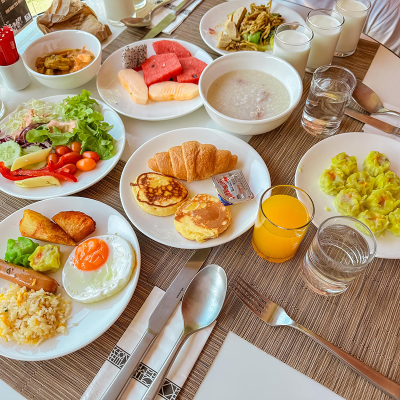 Breakfast @ Amethyst | Western and Asian options | Fresh and Clean